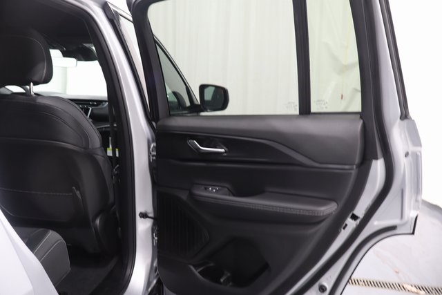 2025 Jeep Grand Cherokee Laredo photo 15