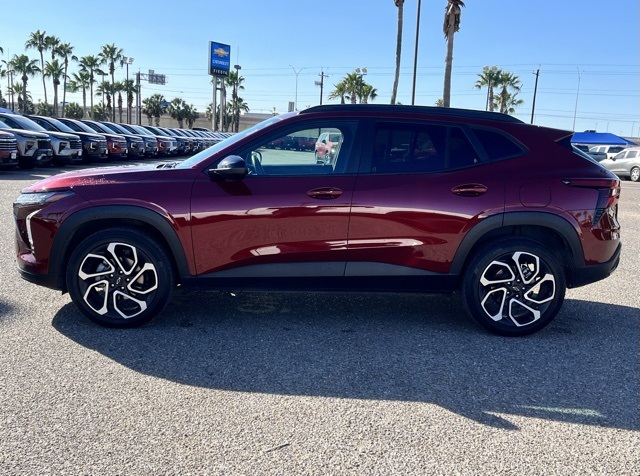 2025 Chevrolet Trax photo 2