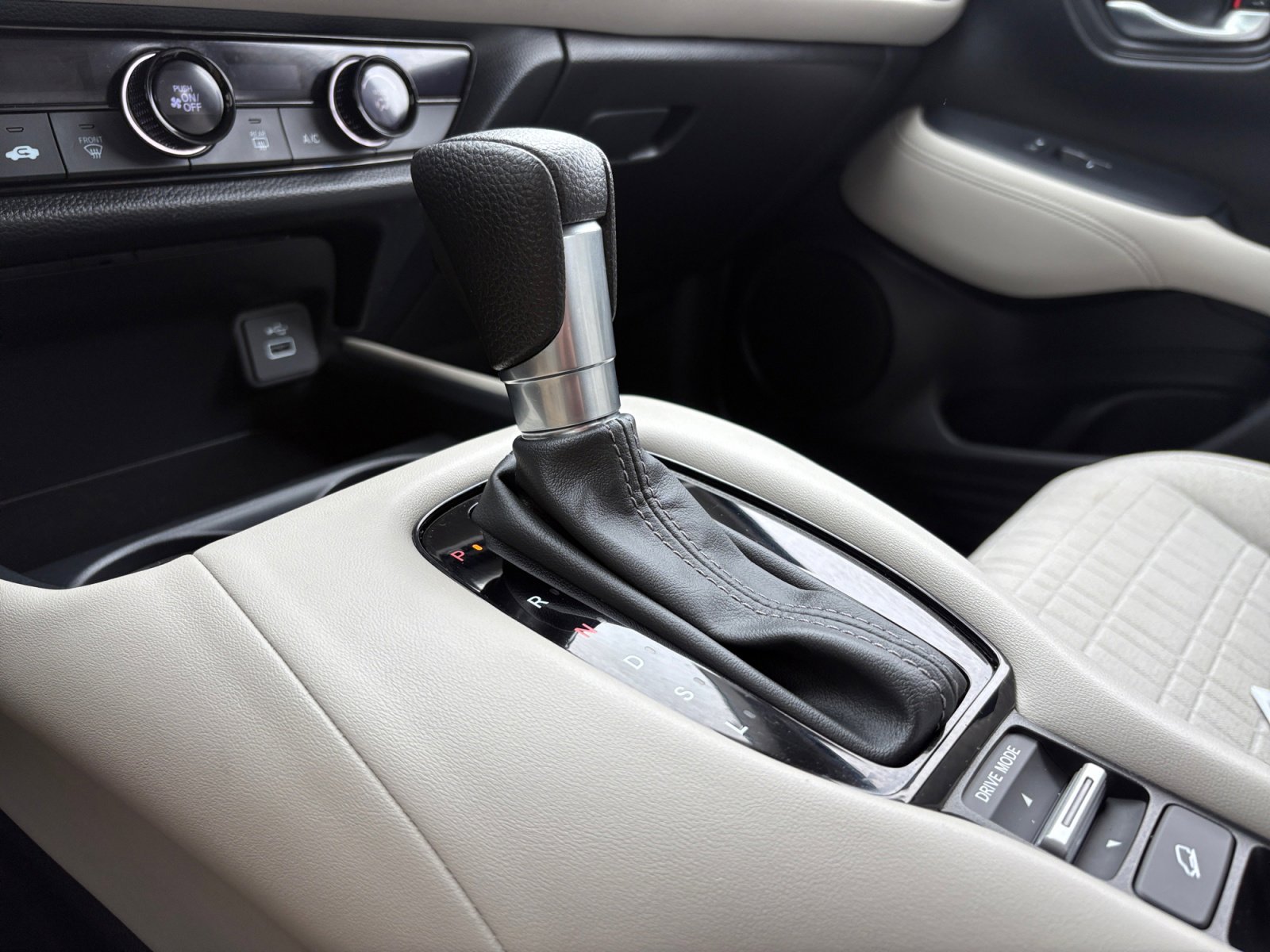 2025 Honda HR-V LX photo 21