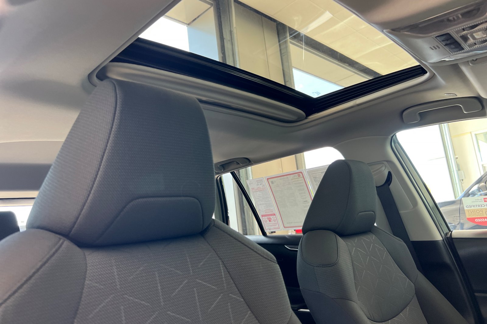 2023 Toyota RAV4 XLE photo 14