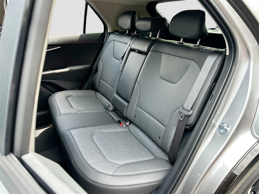 2025 Kia Niro SX Touring photo 21