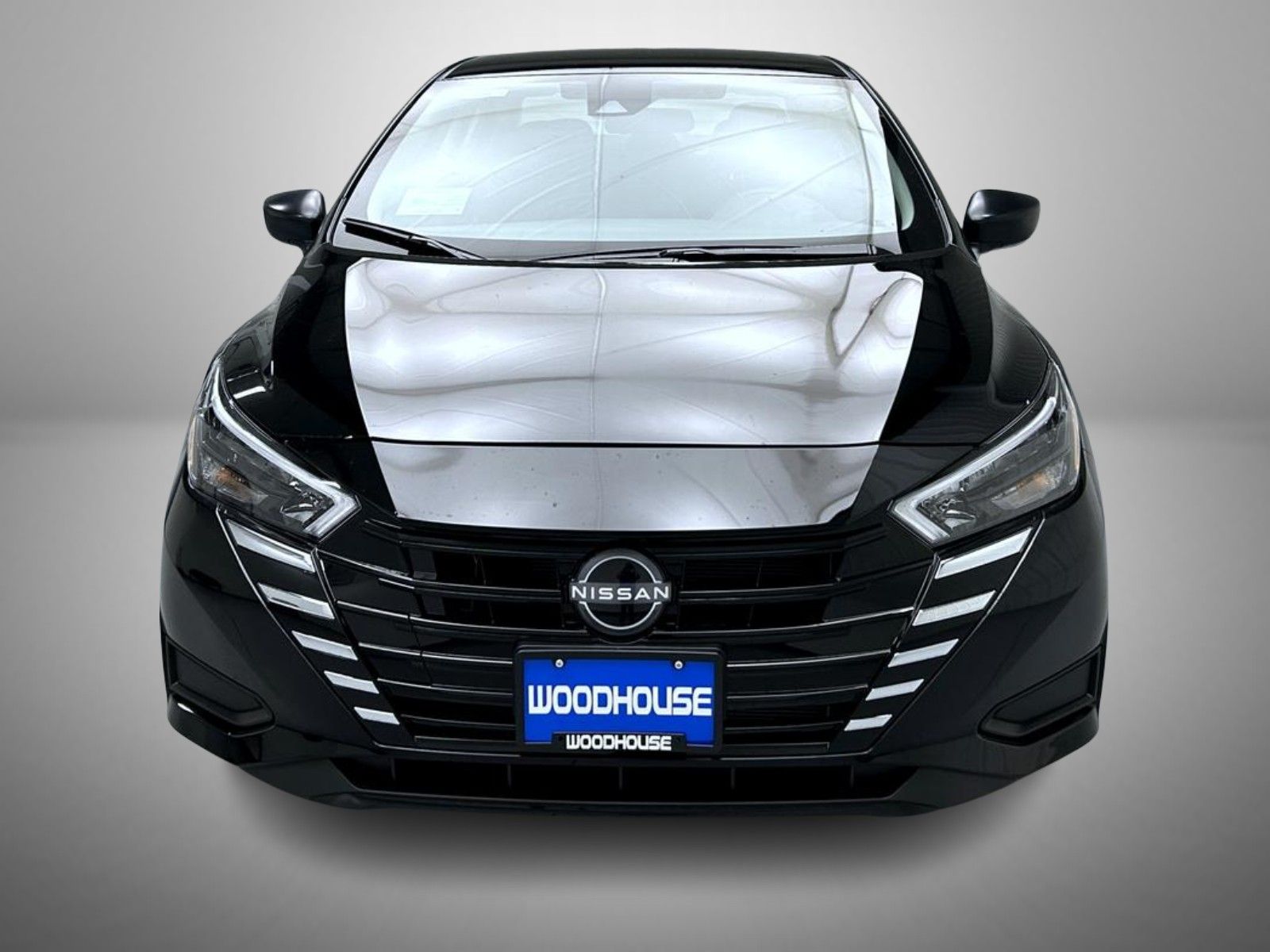 2025 Nissan Versa 1.6 S photo 2