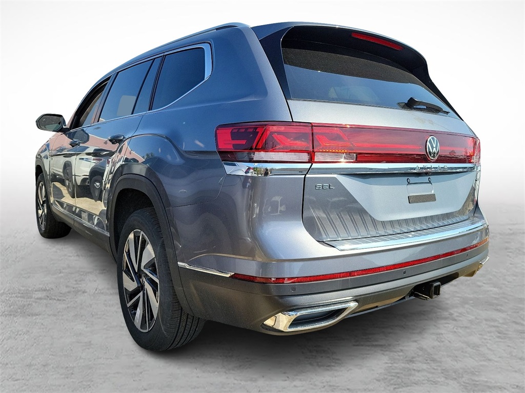 2024 Volkswagen Atlas SEL photo 3