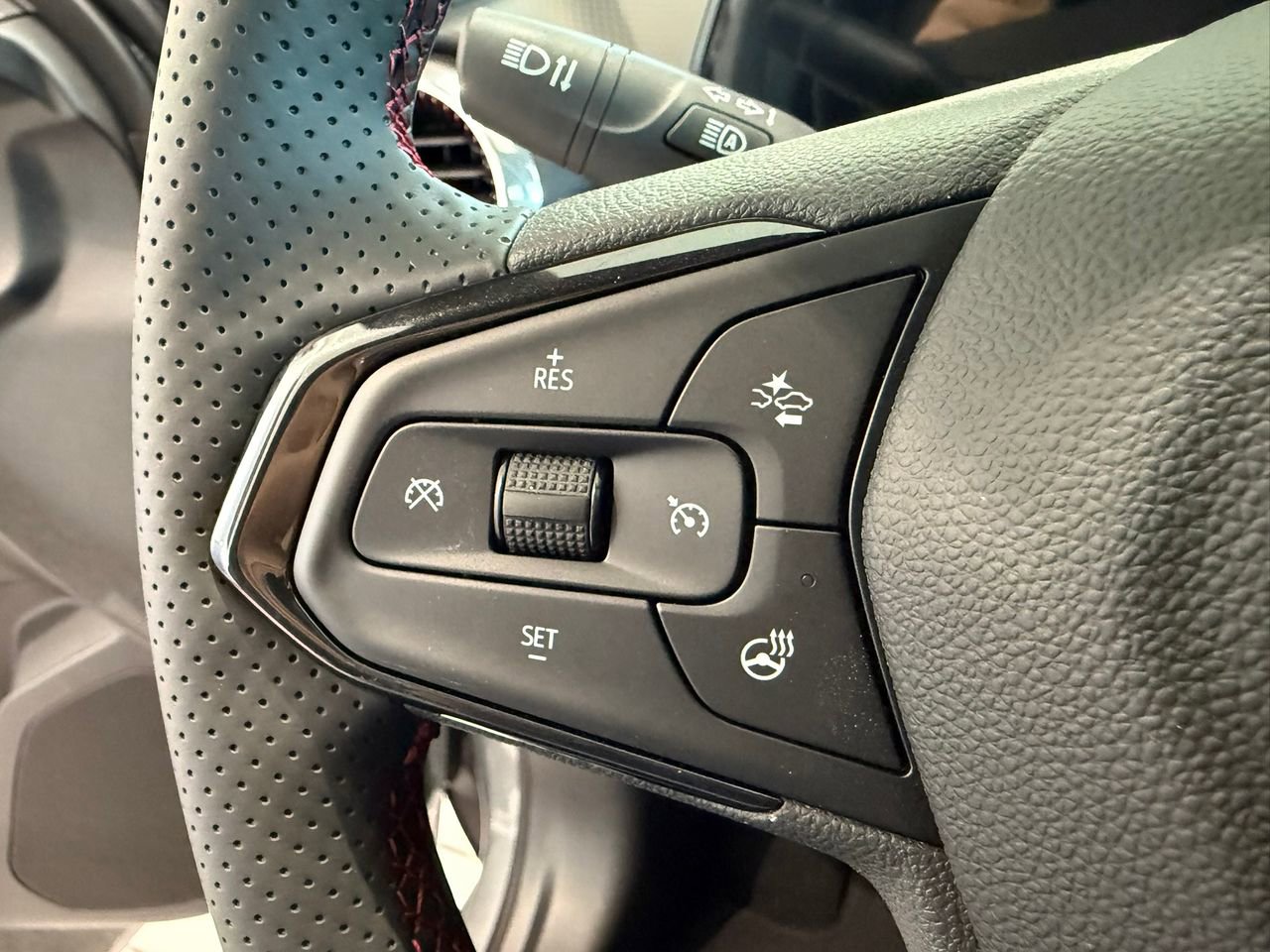 2025 Chevrolet Trax photo 13