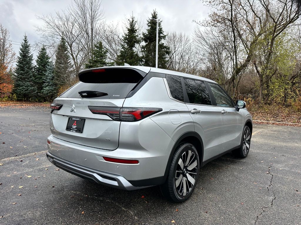 2025 Mitsubishi Outlander SE 2.5 S-AWC photo 4