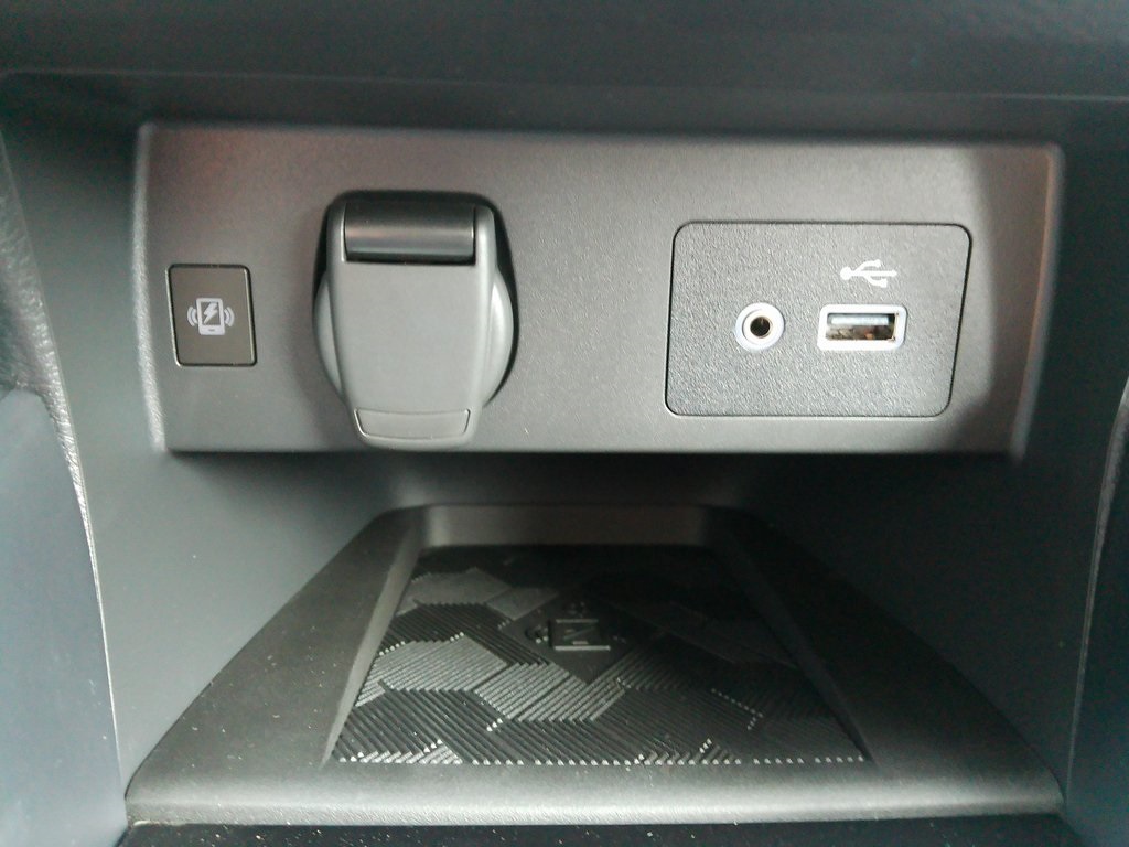 2025 Nissan Versa SV photo 35