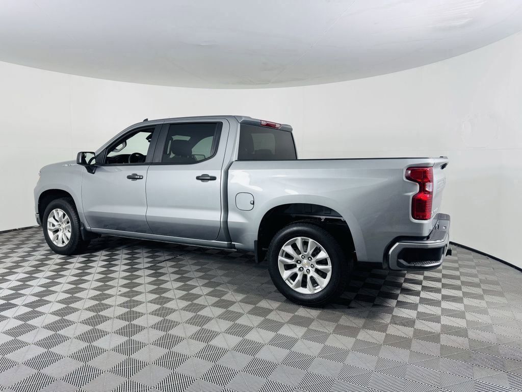 Used 2025 Gray Chevrolet Custom image 5