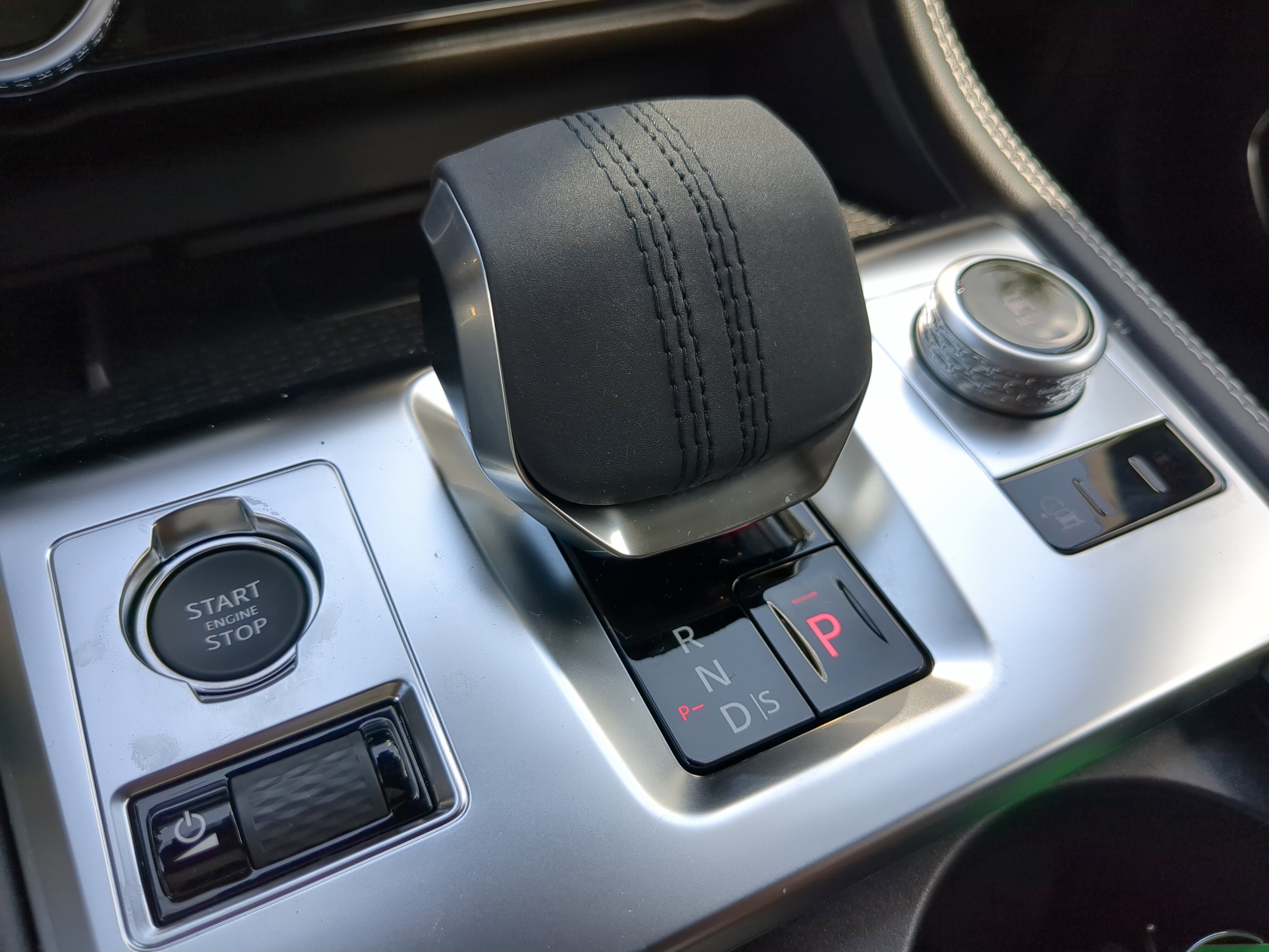 2026 Jaguar F-PACE P250 R-Dynamic S photo 3