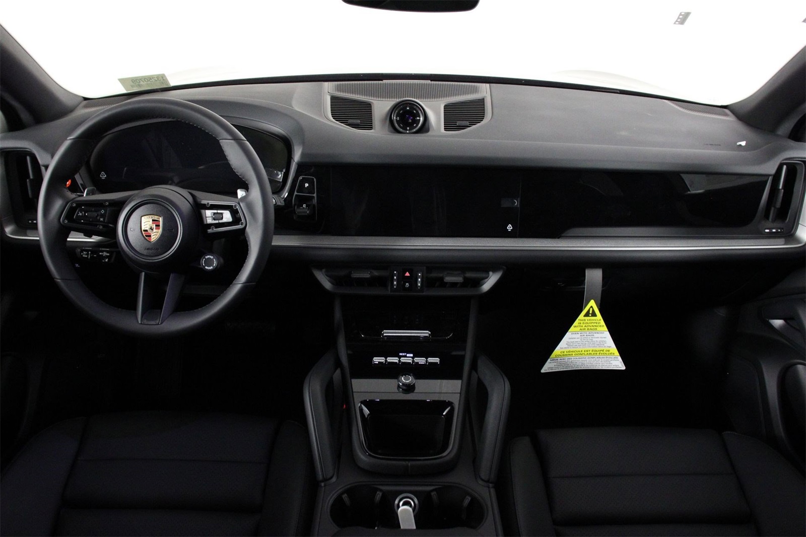 2025 Porsche Cayenne photo 11