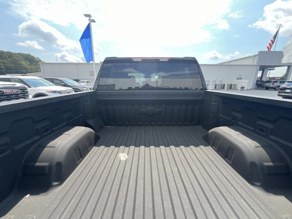 2025 Chevrolet Silverado 1500 Custom Trail Boss photo 10
