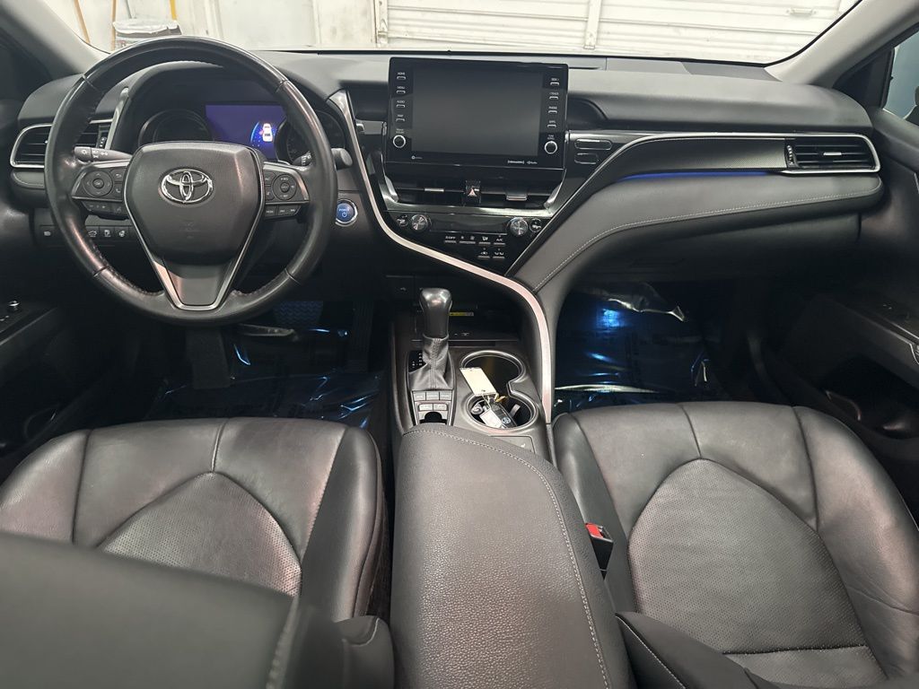 2022 Toyota Camry Hybrid XSE photo 17