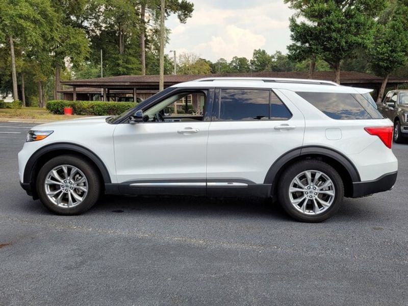 2022 Ford Explorer Limited photo 3