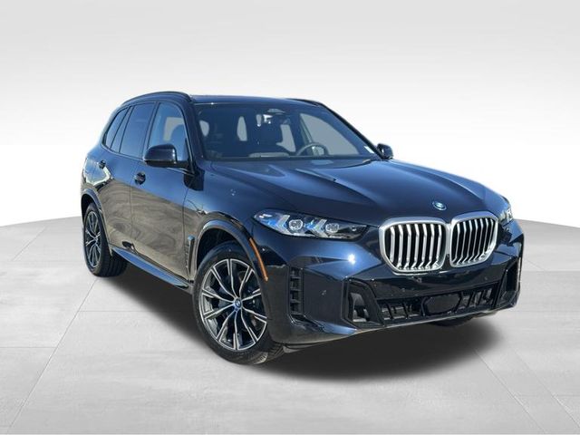 2026 BMW X5 50e's photo