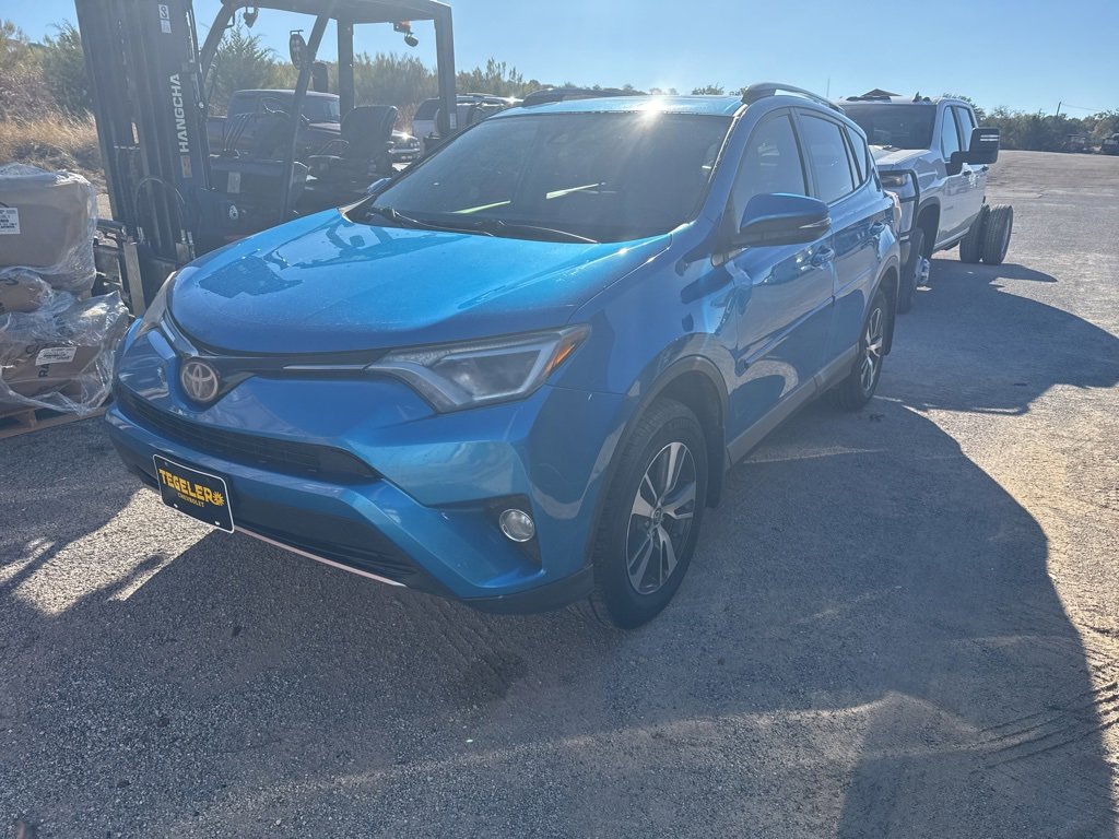 2017 Toyota RAV4 XLE's photo