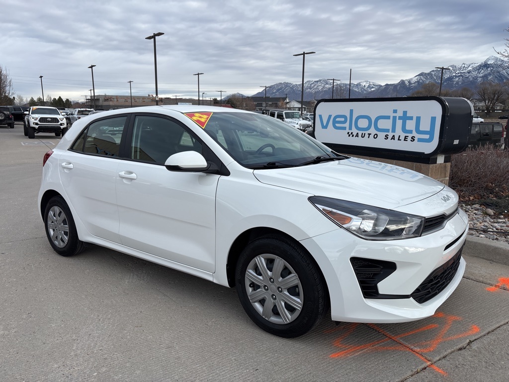 2022 Kia Rio 5-Door S's photo