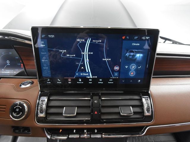 2024 Lincoln Navigator Reserve Luxury Monochromatic photo 23