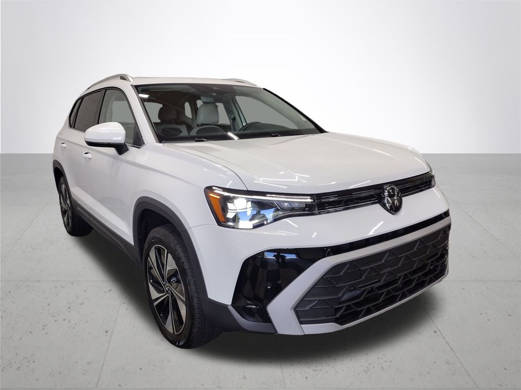 2025 Volkswagen Taos SE photo 4