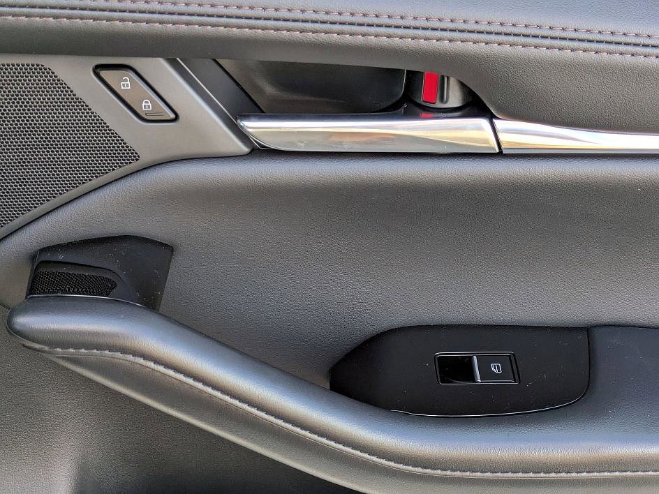 2025 Mazda Mazda3 2.5 s Preferred photo 33