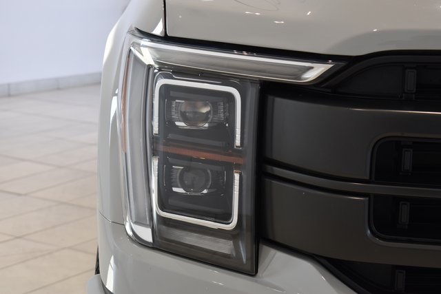 2023 Ford F-150 Lariat photo 2