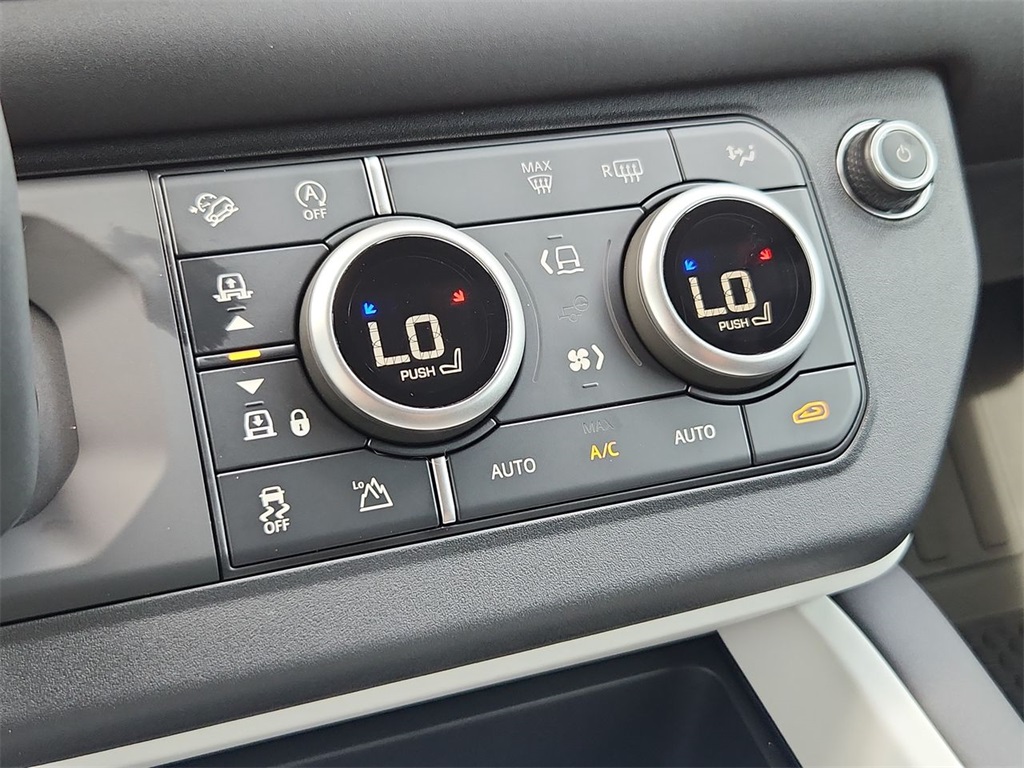2025 Land Rover Defender 110 S photo 20