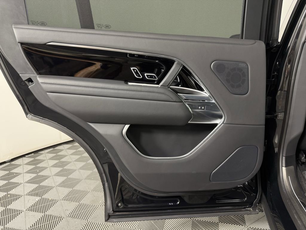 2023 Land Rover Range Rover Autobiography photo 21
