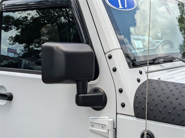 2017 Jeep Wrangler Unlimited Rubicon photo 12