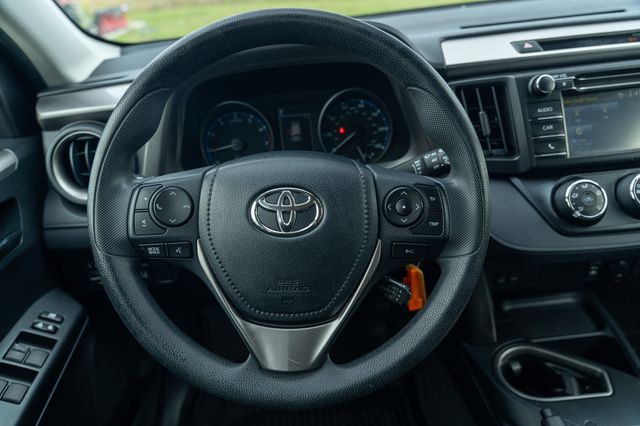 2017 Toyota RAV4 LE photo 14
