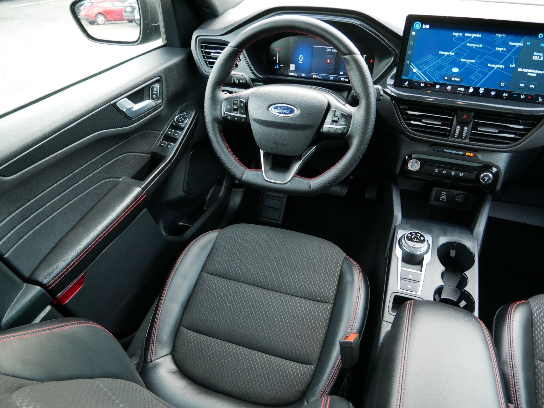 2025 Ford Escape ST-Line photo 8