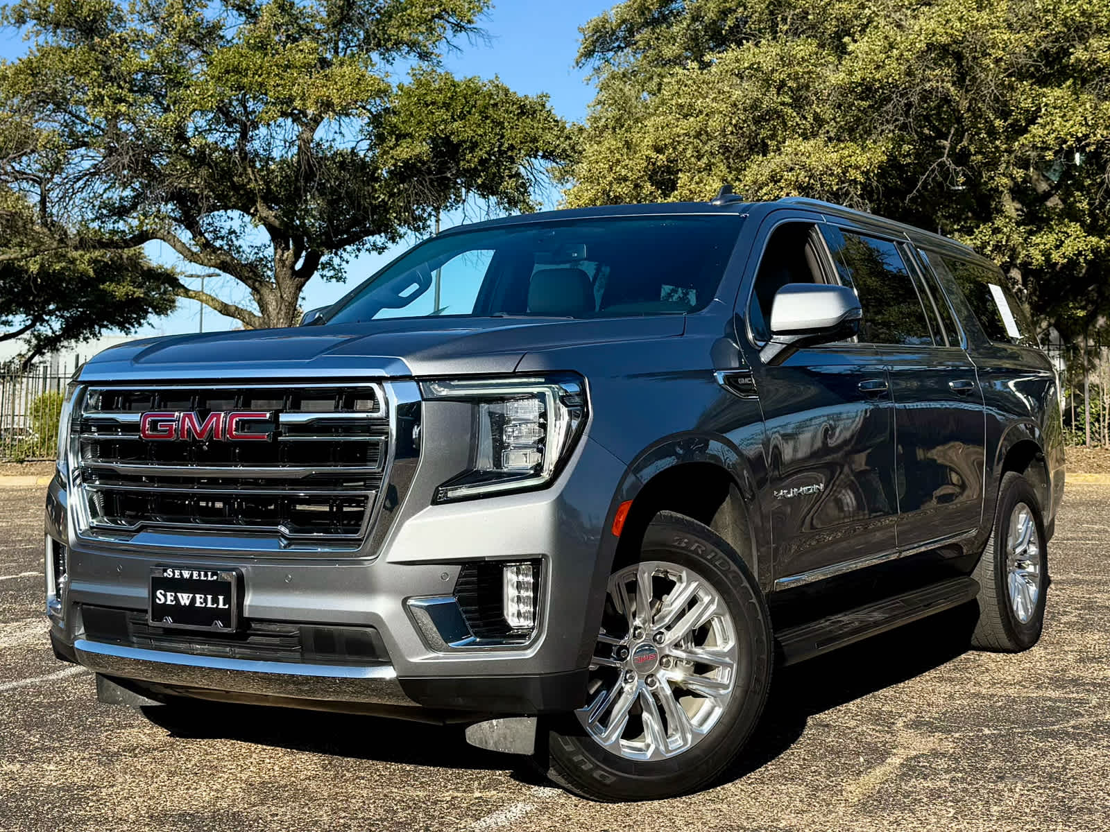 2022 GMC Yukon XL SLT's photo