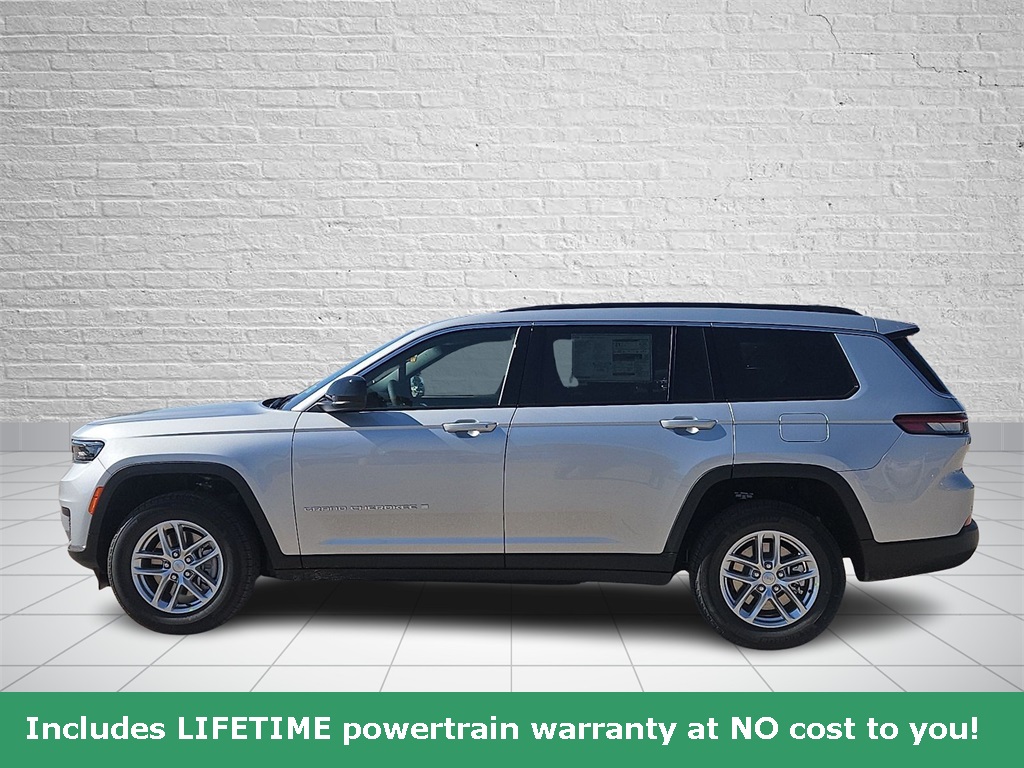 2025 Jeep Grand Cherokee Laredo photo 2