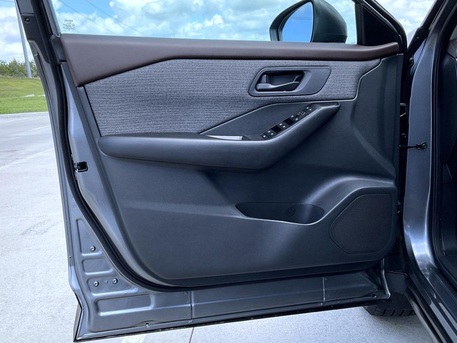 2023 Nissan Rogue S photo 9