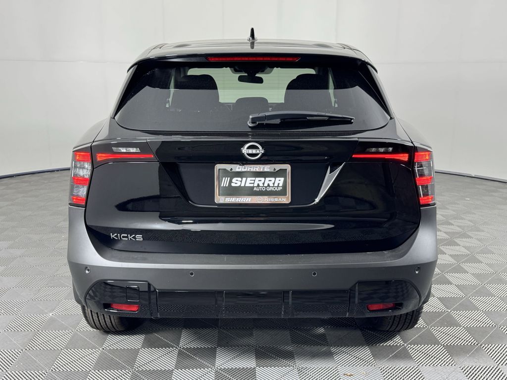 2025 Nissan Kicks SV photo 4