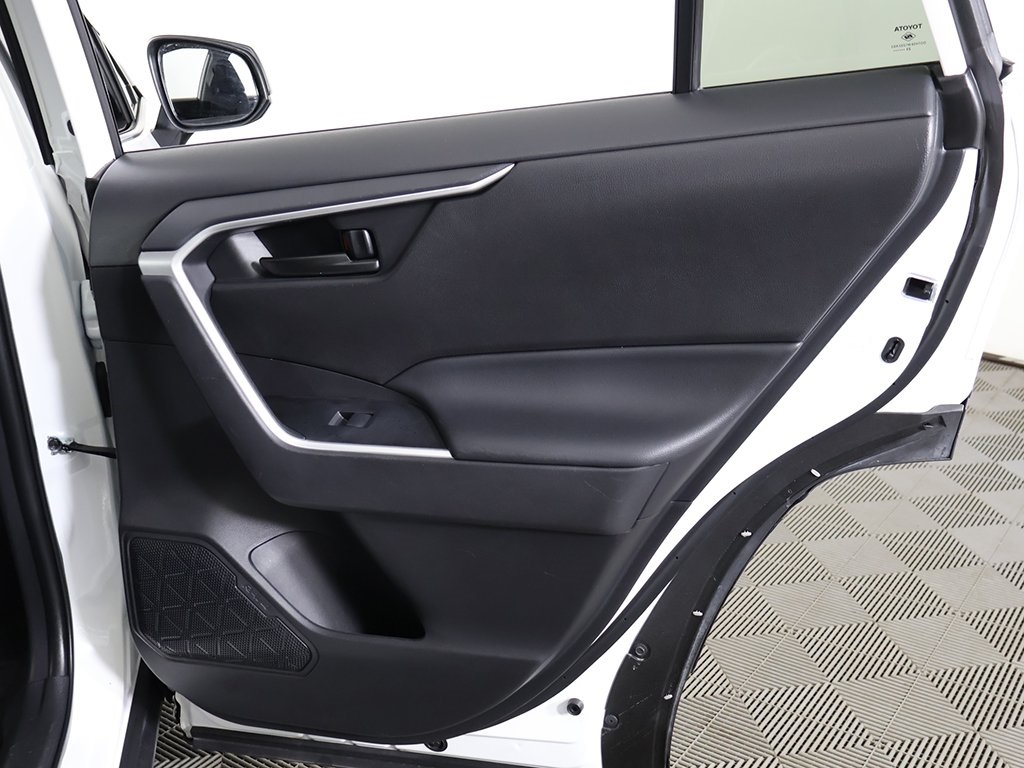 2024 Toyota RAV4 Hybrid LE photo 18