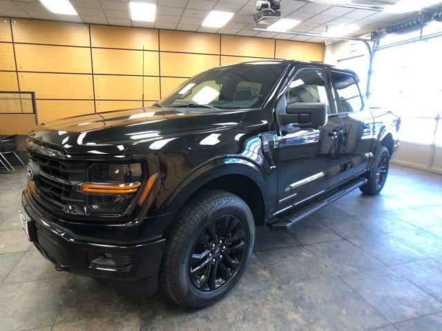 2025 Ford F-150 XLT photo 4