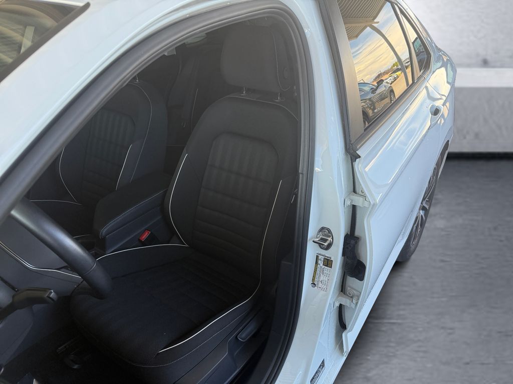 2024 Volkswagen Jetta 1.5T Sport photo 8