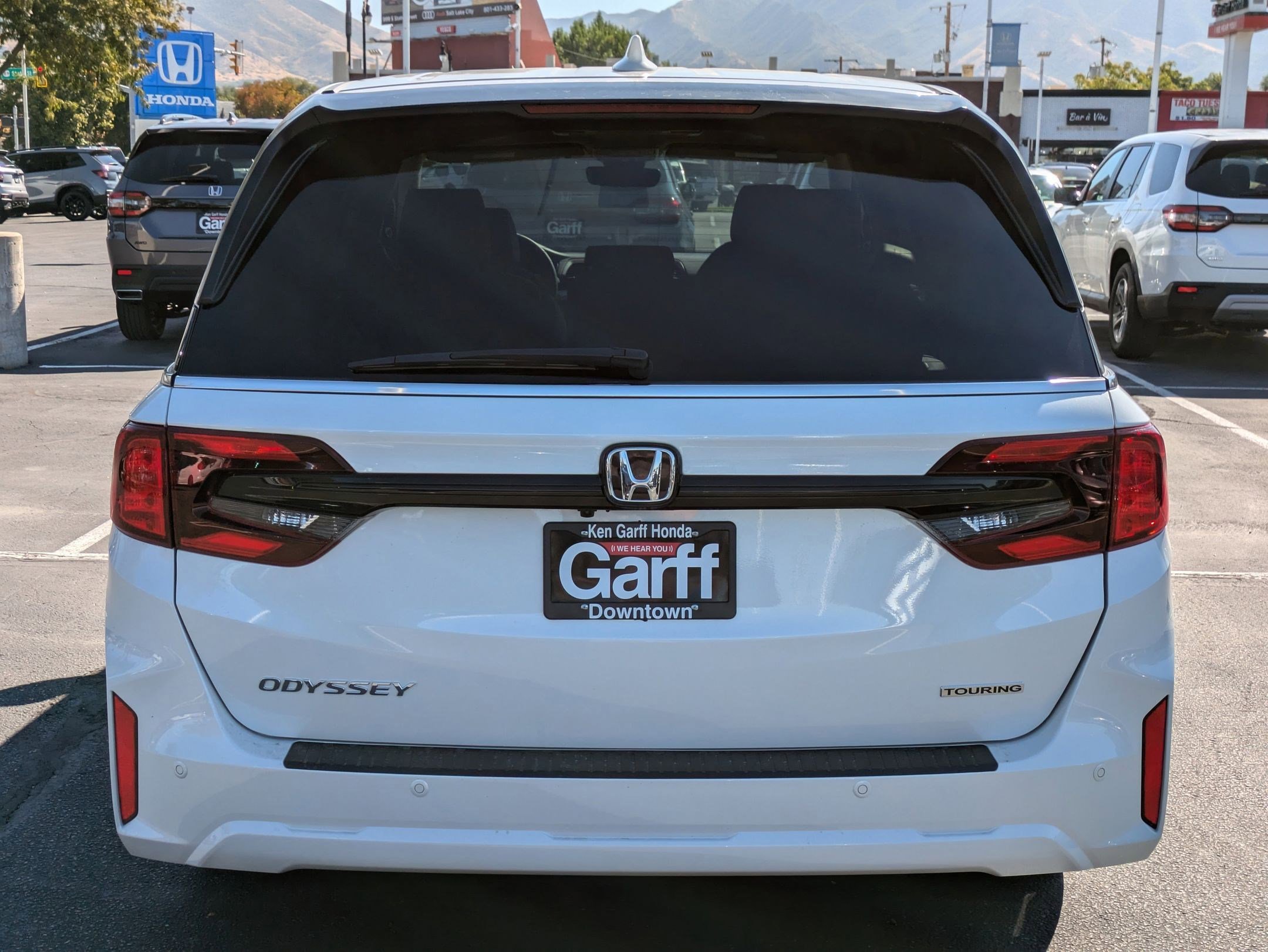 2026 Honda Odyssey Touring photo 4