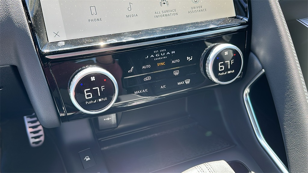 2024 Jaguar E-PACE R-Dynamic SE photo 20