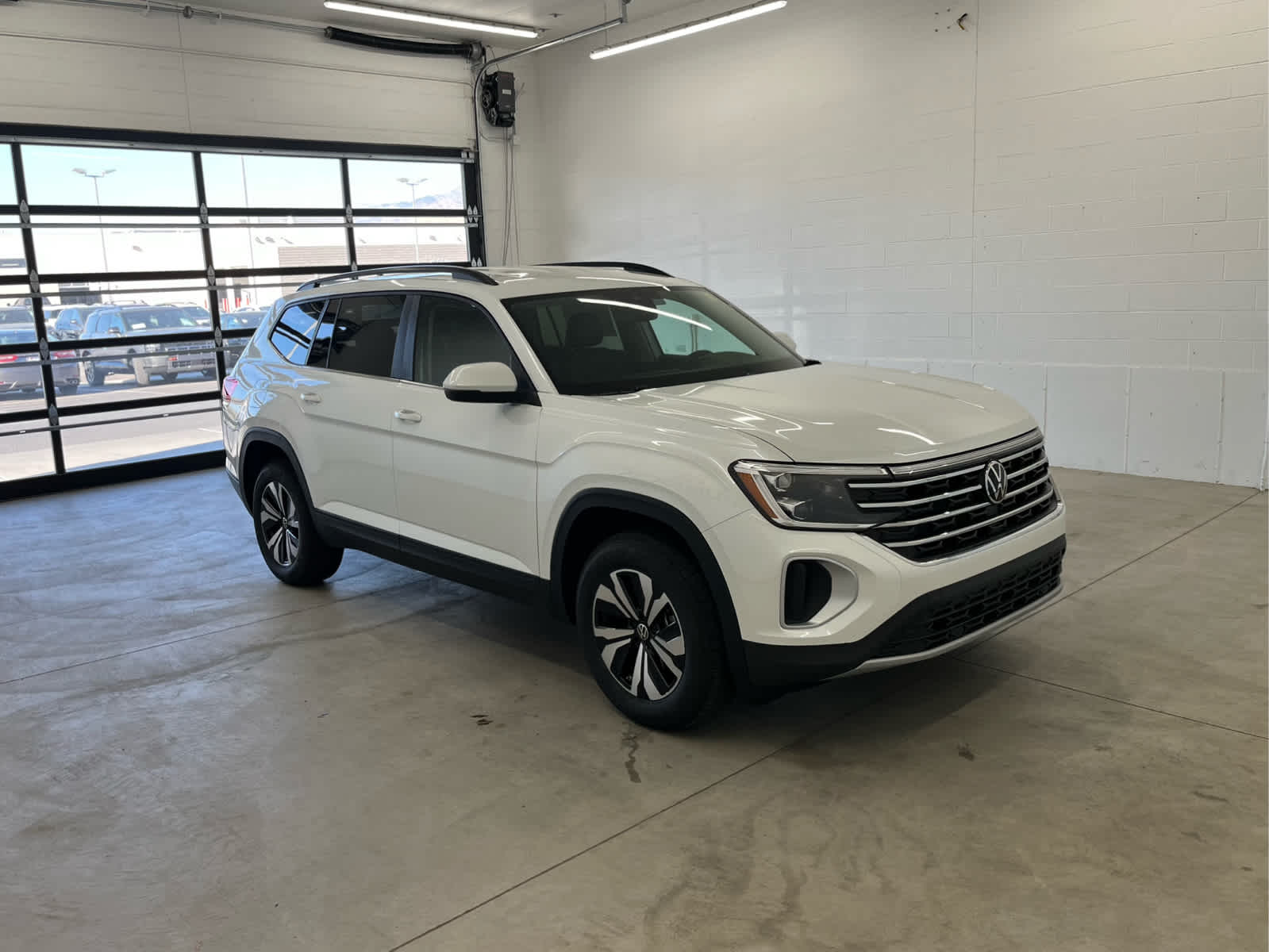 2026 Volkswagen Atlas SE photo 4