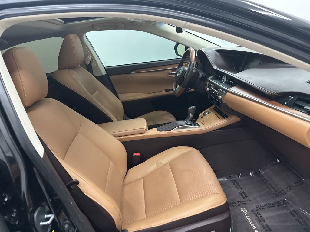 2016 Lexus ES 350 photo 26