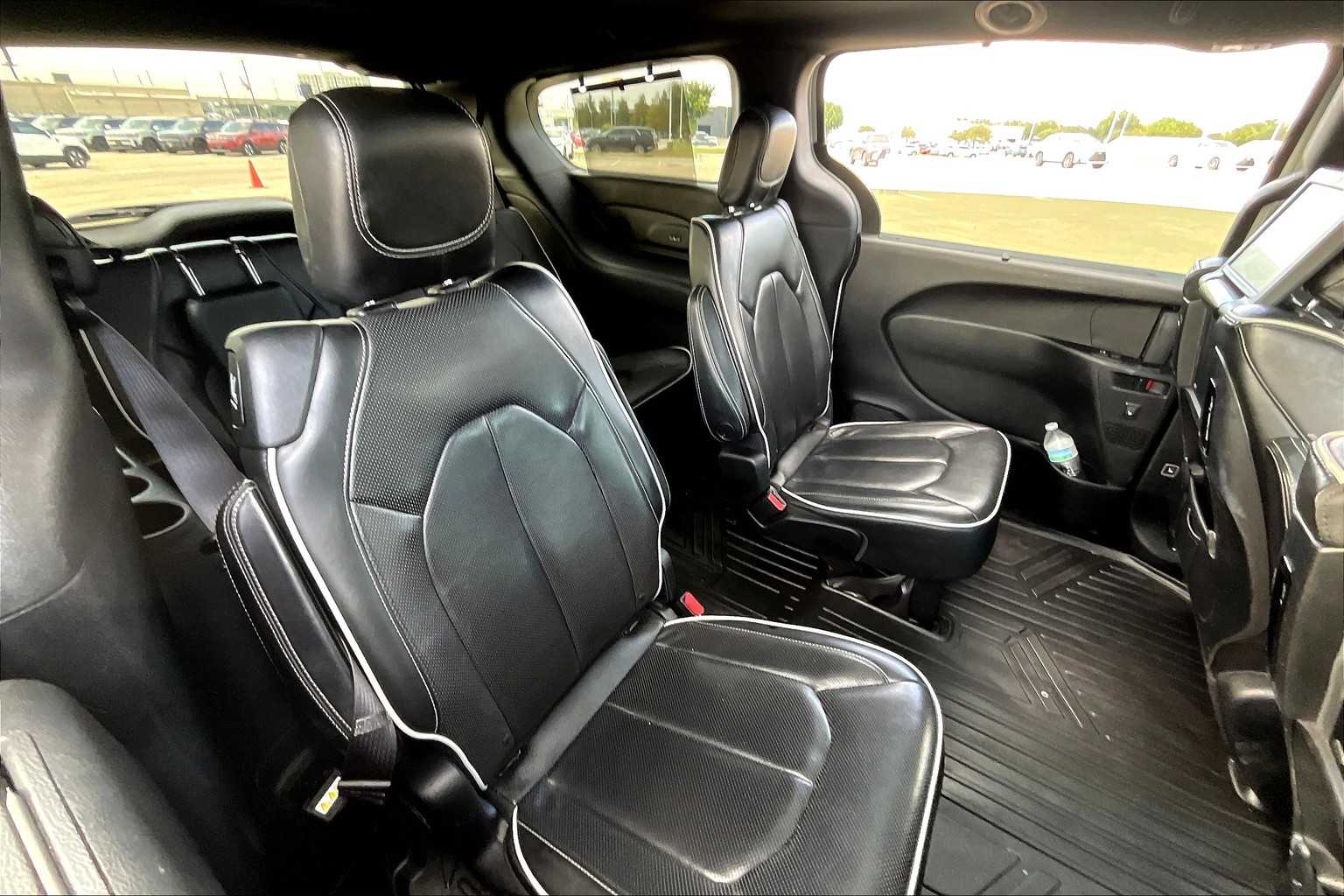 2018 Chrysler Pacifica Limited photo 16