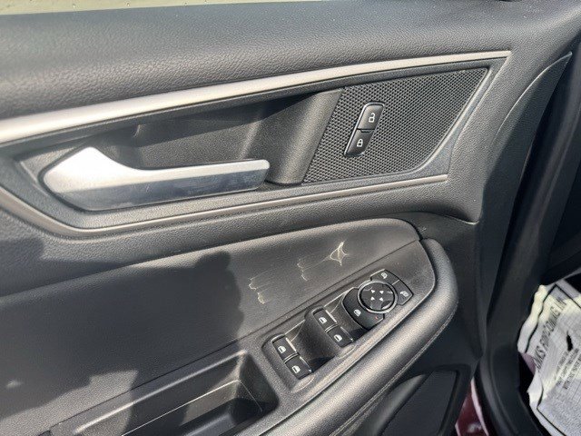 2022 Ford Edge SEL photo 10