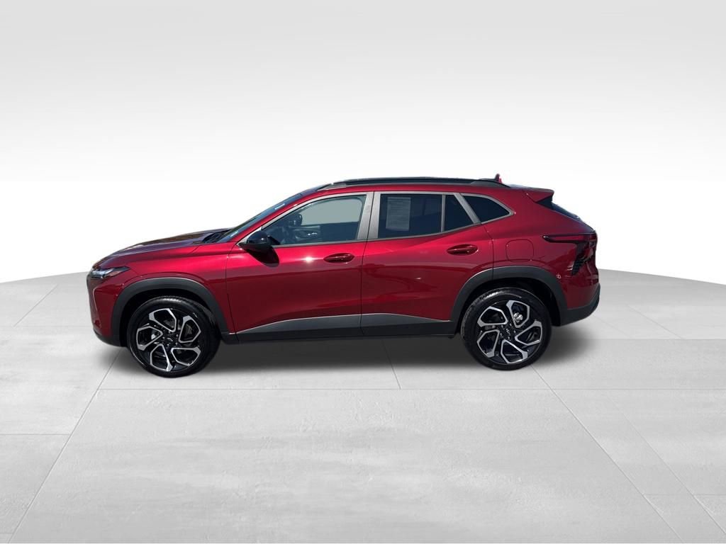 2024 Chevrolet Trax photo 2
