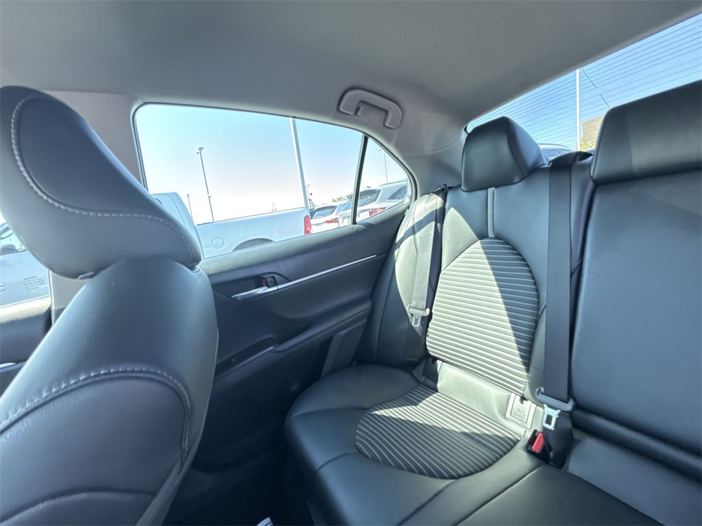 2019 Toyota Camry L photo 12
