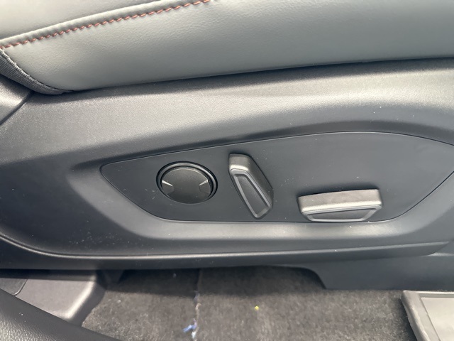 2025 Ford Explorer photo 30