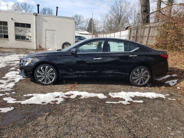 2025 Nissan Altima 2.5 SL photo 2