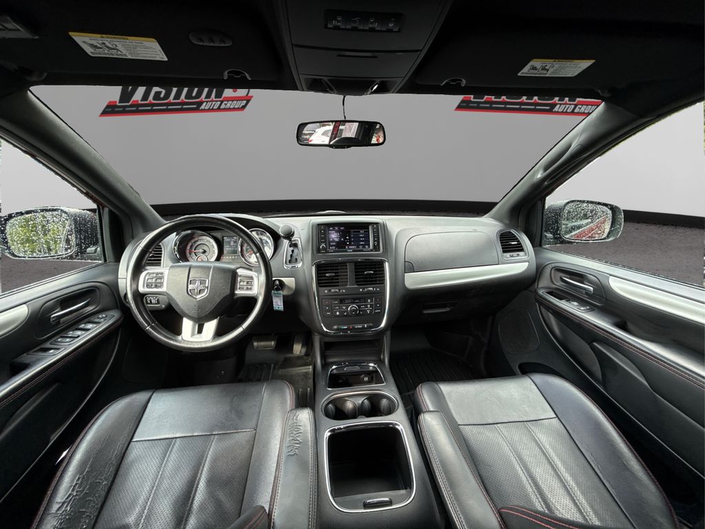 2015 Dodge Grand Caravan R/T photo 27