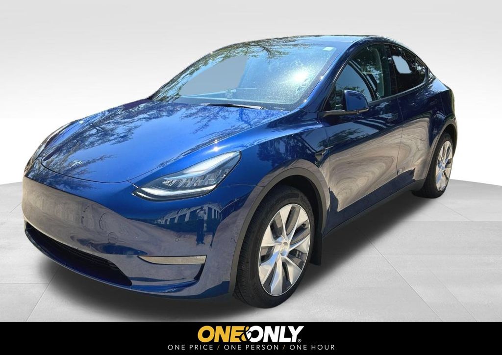 2022 Tesla Model Y Long Range's photo