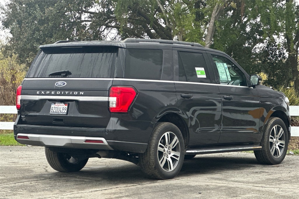2022 Ford Expedition XLT photo 4