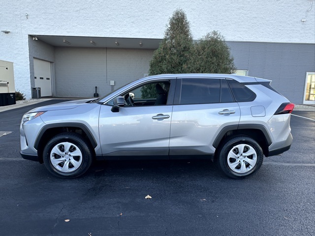 2024 Toyota RAV4 LE photo 2