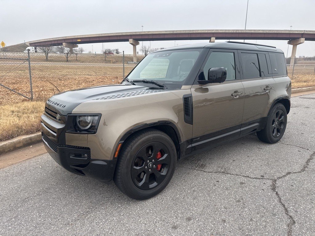 2022 Land Rover Defender X's photo